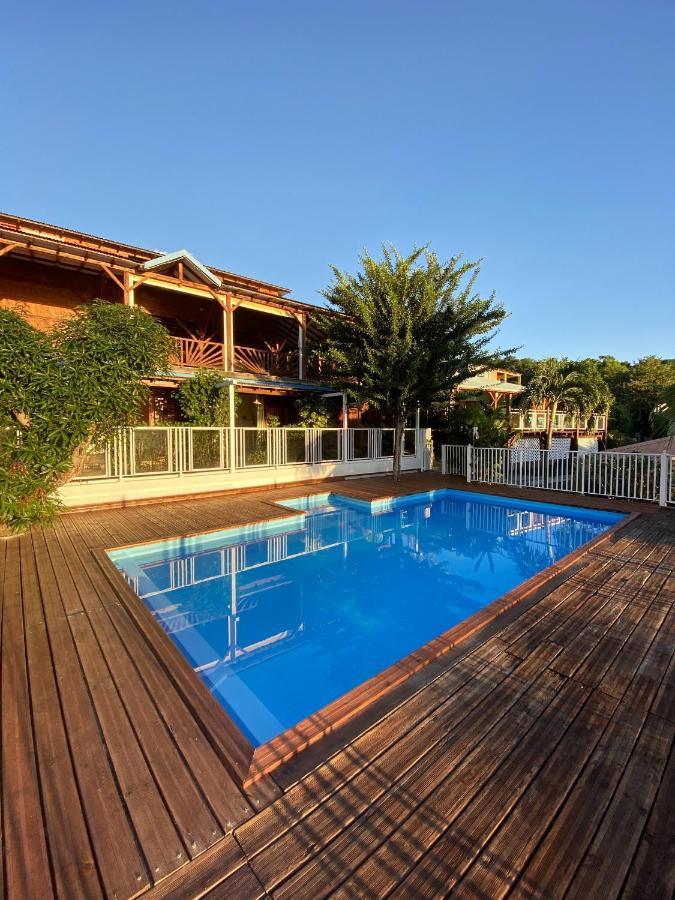 Appartement Vue Mer: Confort et Piscine à Pointe Noire Exterior photo
